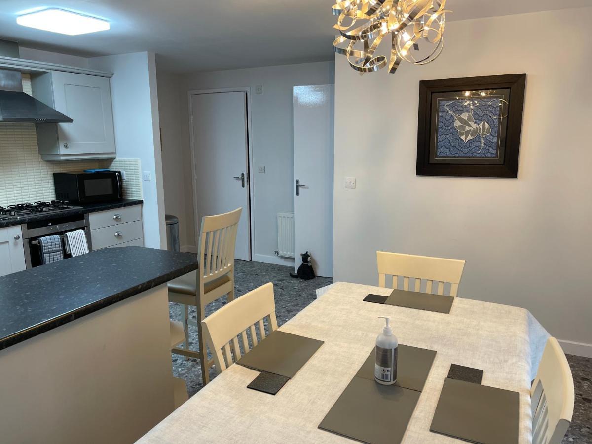 The Beeches - Serviced Duplex *